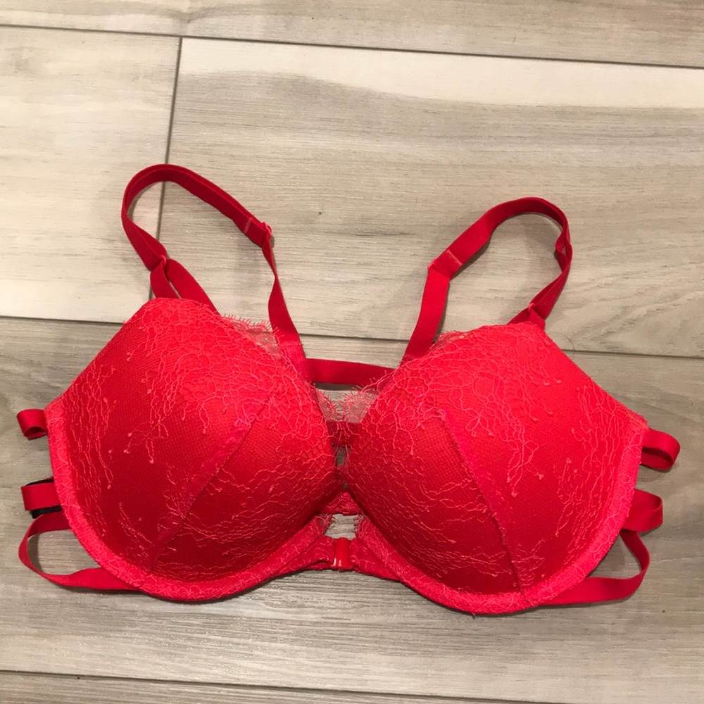 NWOT Victoria’s Secret Very Sexy Push up Bra